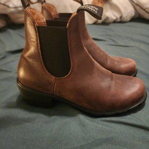 Blundstone heeled Chelsea boots 1673 antique brown